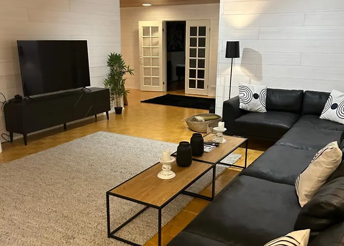 Maenty 200 M2 Arkkitehdin Suunnittelema Kaupunkikoti Rauhallinen Sijainti, Sauna, Ilmainen Pysaekoeinti Villa *